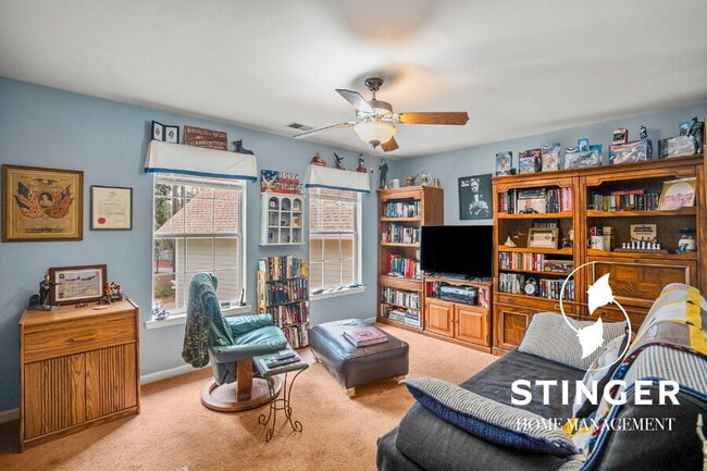 Building Photo - 1808 Lenora Dr