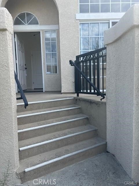 Building Photo - 2300 Maple Ave