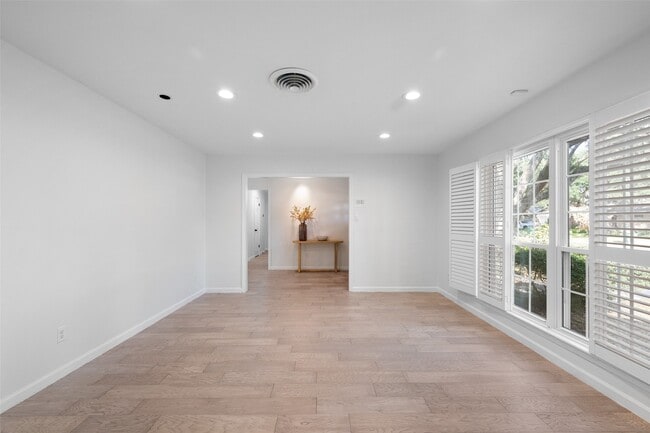 Building Photo - 5315 Rutherglenn Dr