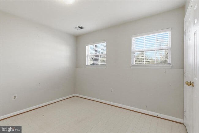 Building Photo - 8731 Farnham Way