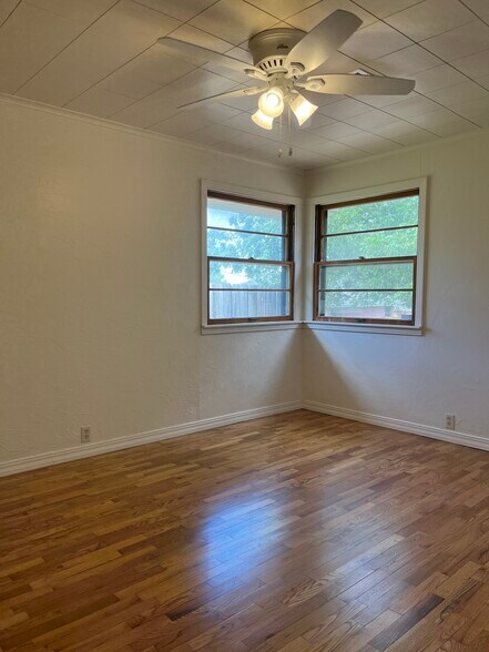 bedroom 3 - 607 E Oklahoma Ave