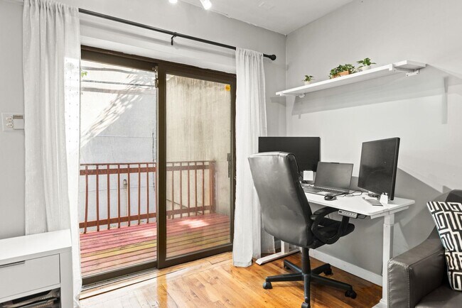 Building Photo - 354 1st St