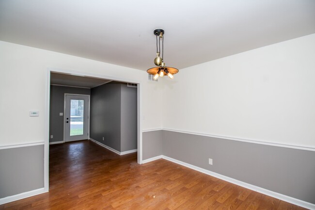 Building Photo - Large newly remodeled Georgetown Home