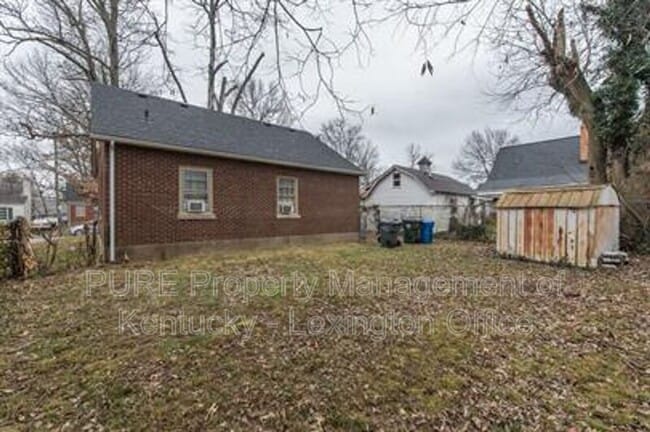 Building Photo - 200 Floral Park