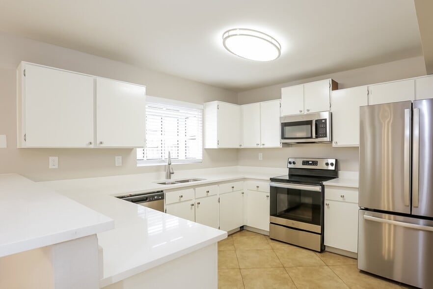 Building Photo - 7030 S 42nd St