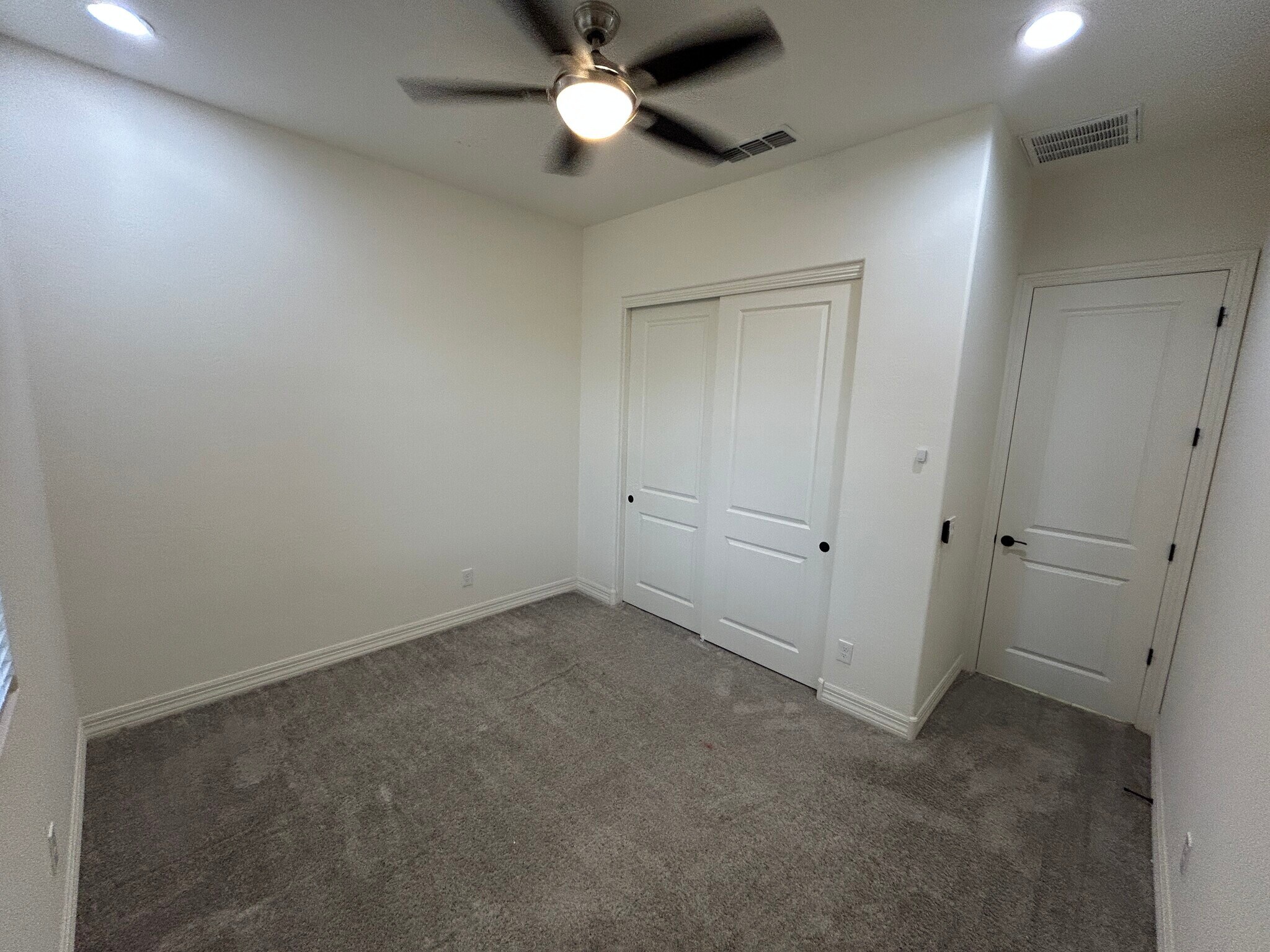 Building Photo - 1811 E Aster Pl