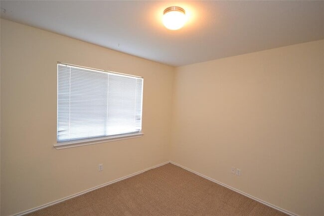 Building Photo - 114 Washington Square Dr