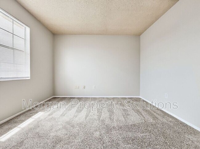 Building Photo - 1017 Whalebone Bay Dr