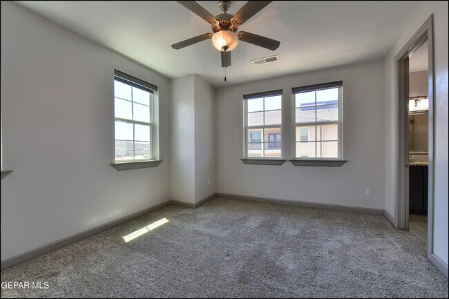 Building Photo - 312 Vin Almoradi Ct