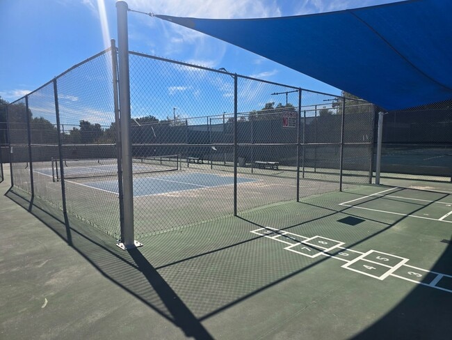 Building Photo - 1 Bed 1 Bath Close to Lake Murray