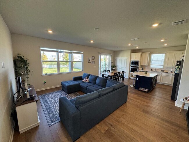 Building Photo - 2701 Serenity Gdn Dr