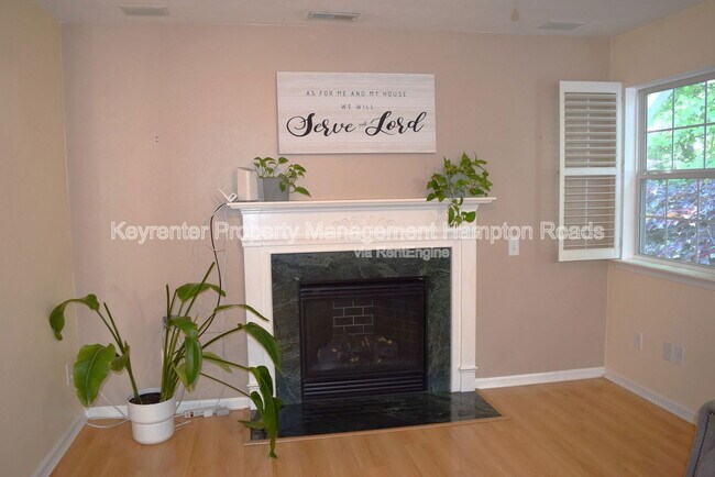 Building Photo - 1125 Lady Ashley Dr