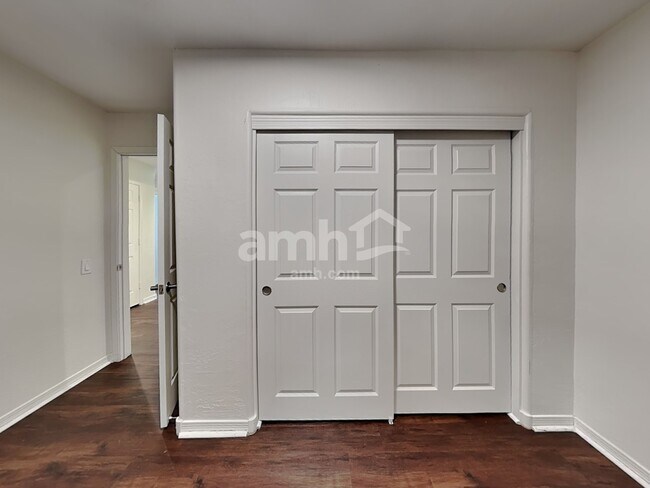 Building Photo - 4717 S Antonio