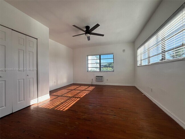 Building Photo - 7845 NE Bayshore Ct