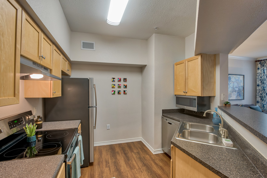 Upgraded apartment homes-stainless appliances - Inman Park Apartments