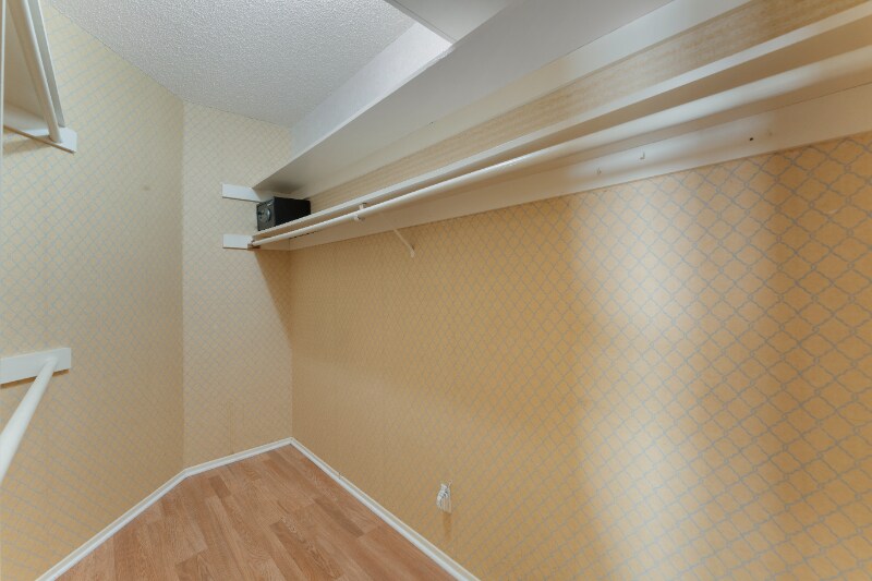 Building Photo - 5414 Newcastle Ave