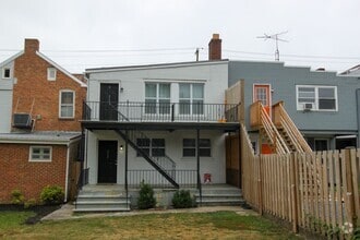 Building Photo - 212 W Burke St