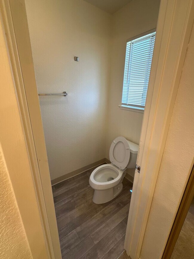 Building Photo - Adorable Rancho 3/2~~!  Please see entire add for viewings!!