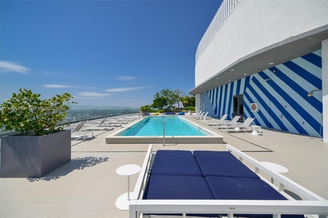 Building Photo - 45 SW 9th St