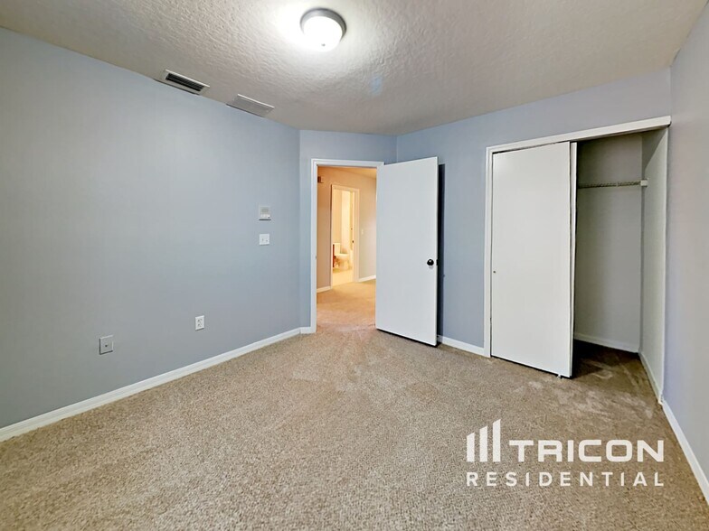 Building Photo - 19514 Timberbluff Dr