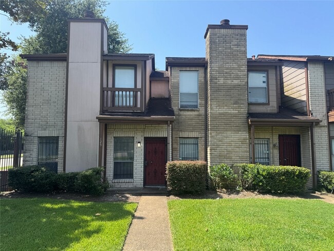 Building Photo - 12300 Brookglade Cir