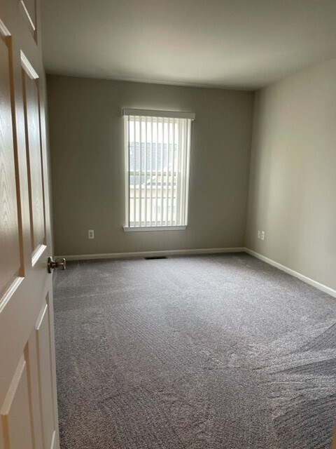 Building Photo - 8401 Towne Center Cir