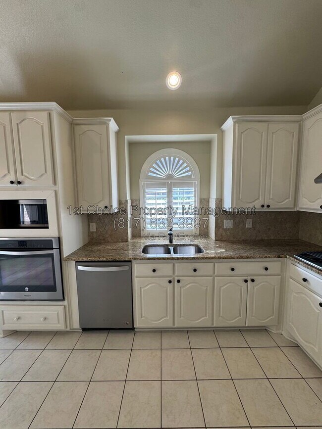 Building Photo - 3006 Upland Dr