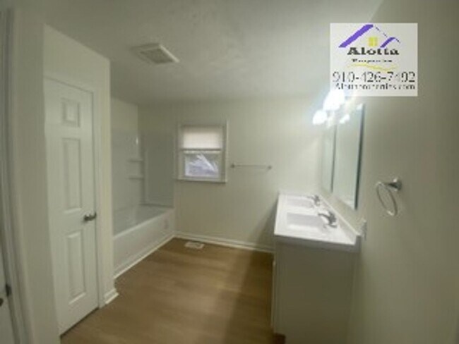 Building Photo - 525 Odell Rd