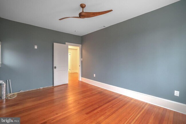 Building Photo - 3744 Huntington St NW