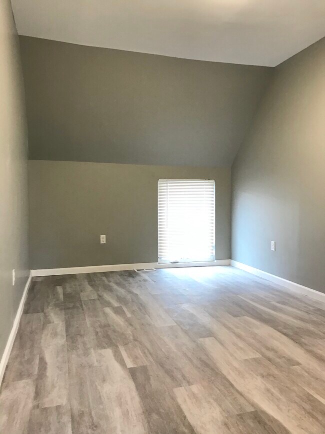 Building Photo - 1246 West Ave