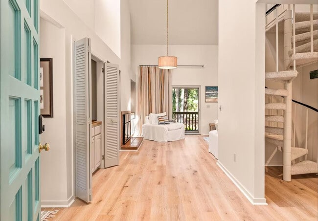 Building Photo - 2415 The Haul Over