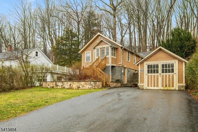 Building Photo - 43 Estling Lake Rd