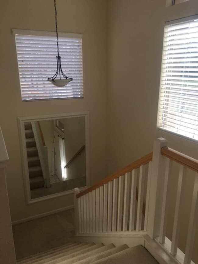 Building Photo - Outstanding 2 bd 2 bth Condo in prime Plea...
