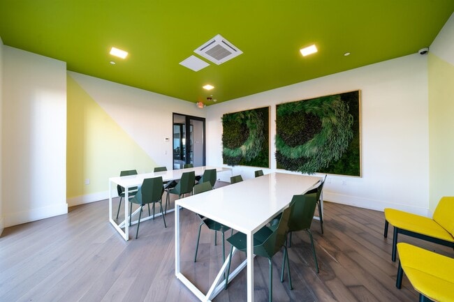 Building Photo - 338 Newark Ave