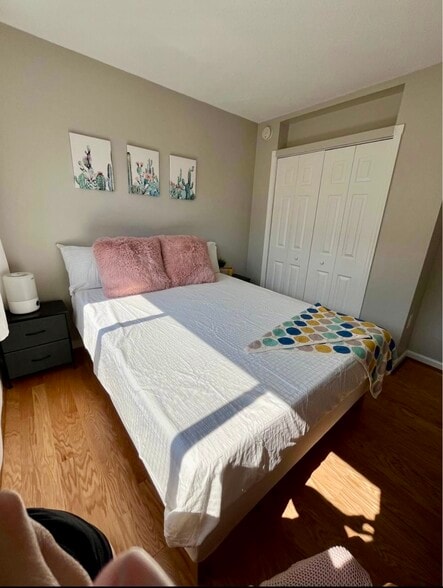 2nd bedroom - 1301 N Courthouse Rd