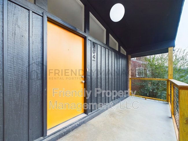 Building Photo - 304 Hobson St