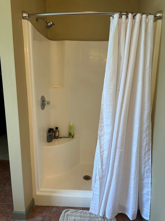 Building Photo - Beautiful Goose Creek Oasis