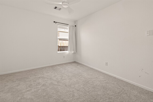 Building Photo - 6915 Lilac Vine Ln