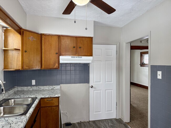 Building Photo - 1182 5th Ave