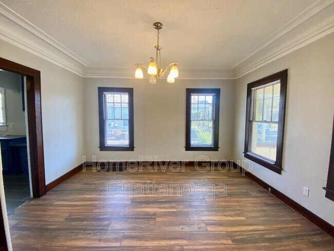 Building Photo - 1411 Roanoke Ave