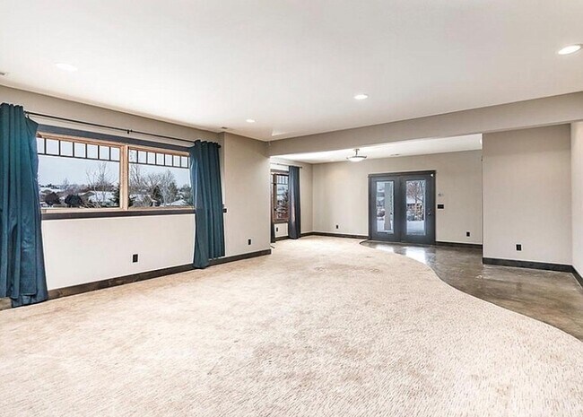 Building Photo - 2615 Castle Pines Cir