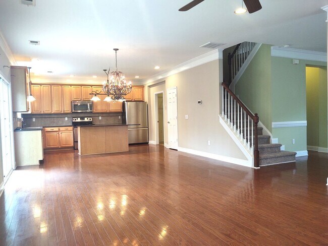 Building Photo - Beautiful Home located in the Hamilton Lak...