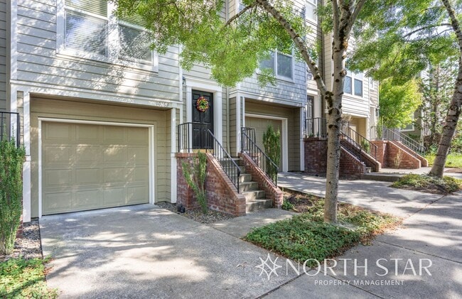 Primary Photo - Forest Heights Brownstone