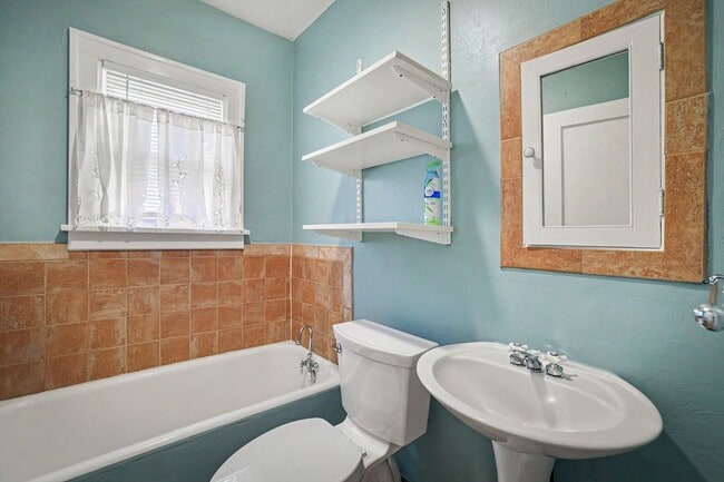 Building Photo - Charming Platte Park Bungalow Just Steps from South Pearl Street