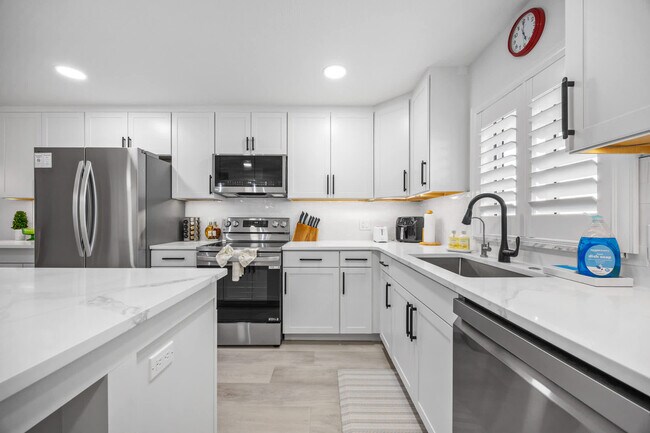 Building Photo - 274 Barlow Ave