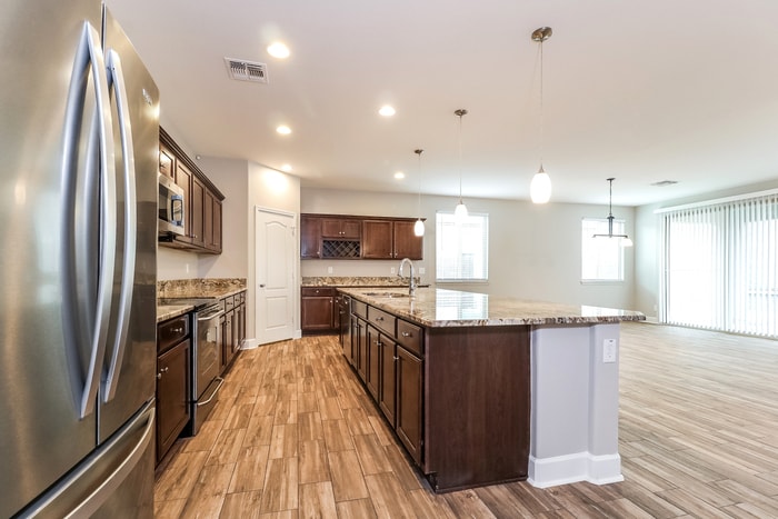 Building Photo - 15862 W Desert Hills Dr