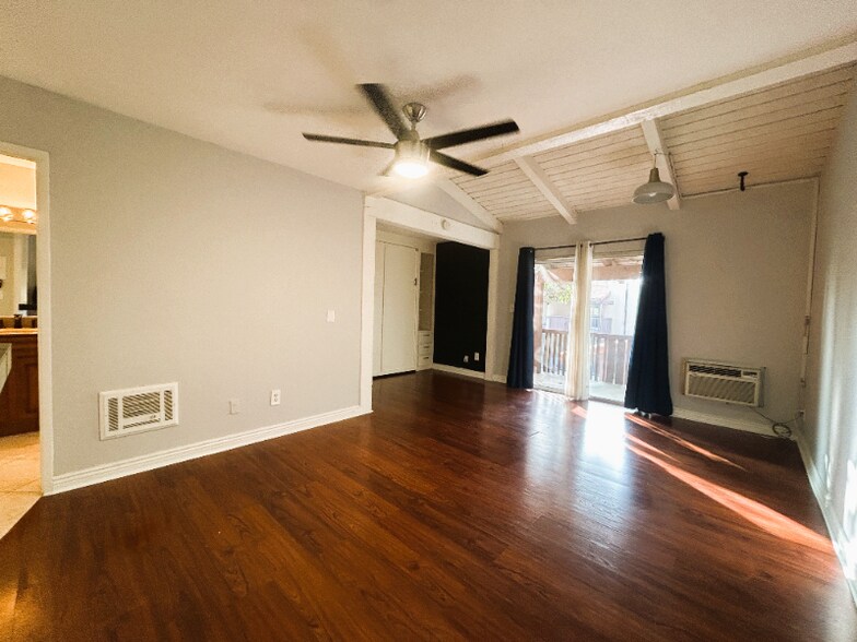 Building Photo - 1040 W MacArthur Blvd