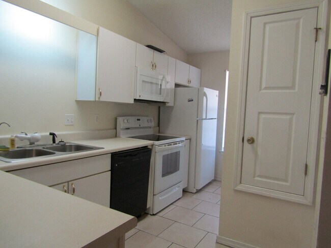 Building Photo - Northeast Pensacola 2BR Patio Home Near UWF & I-10 with Screened Porch, Privacy-Fenced Backyard.