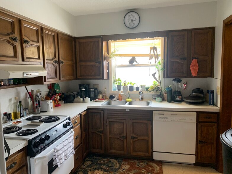 Building Photo - 1414 24th St