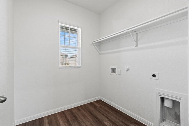 Building Photo - 14705 Shooter McGavin Dr